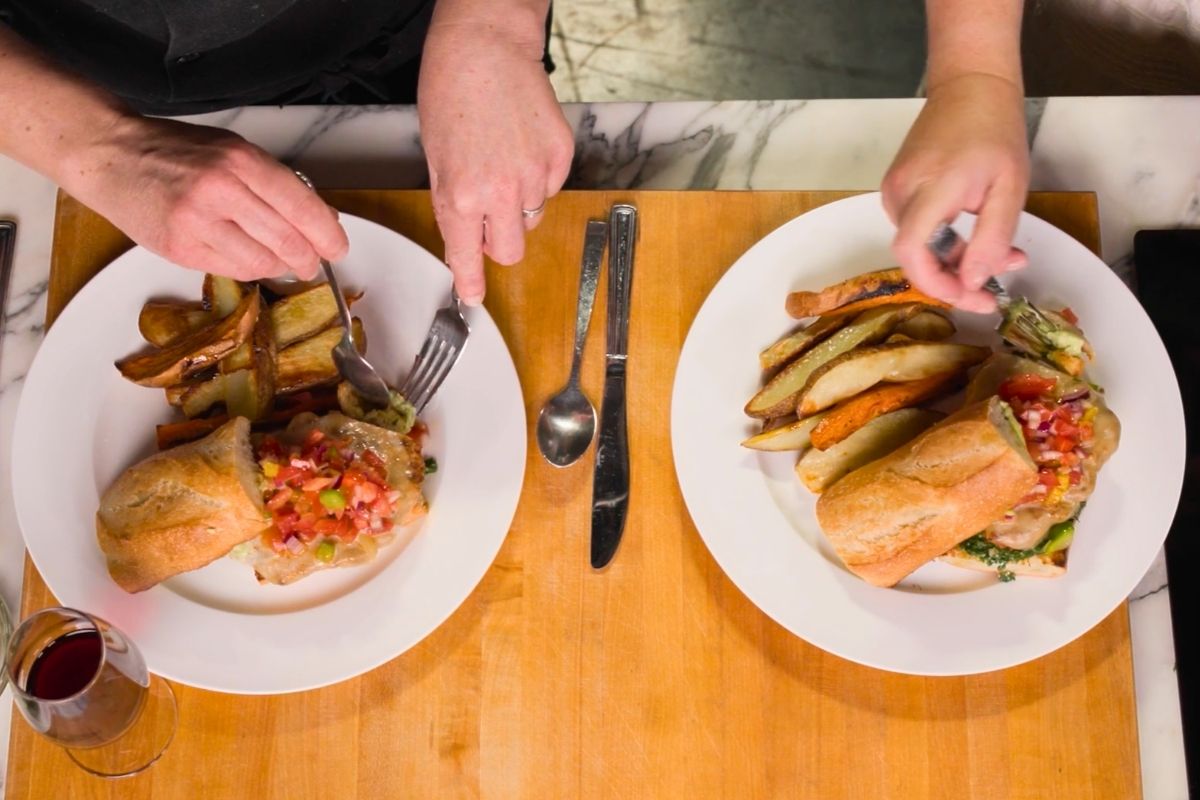 S14E2 Chef Heidi's Argentinian Chorizo Burgers Chef Heidi's Argentinian Chorizo Burgers