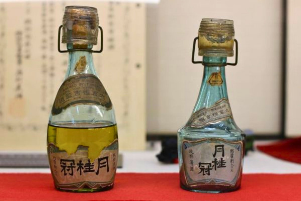 Gekkeikan Historical Sake Bottles